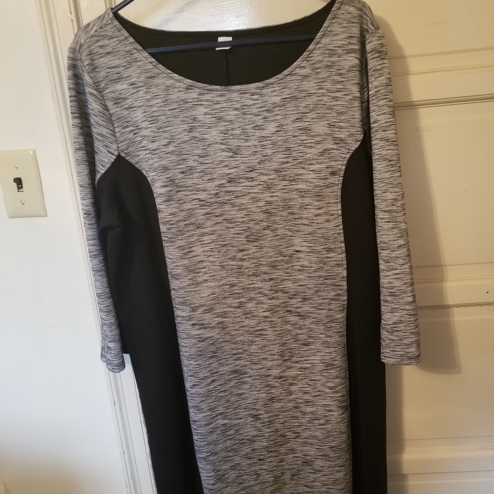 Old Navy "slimming" just below knee dress